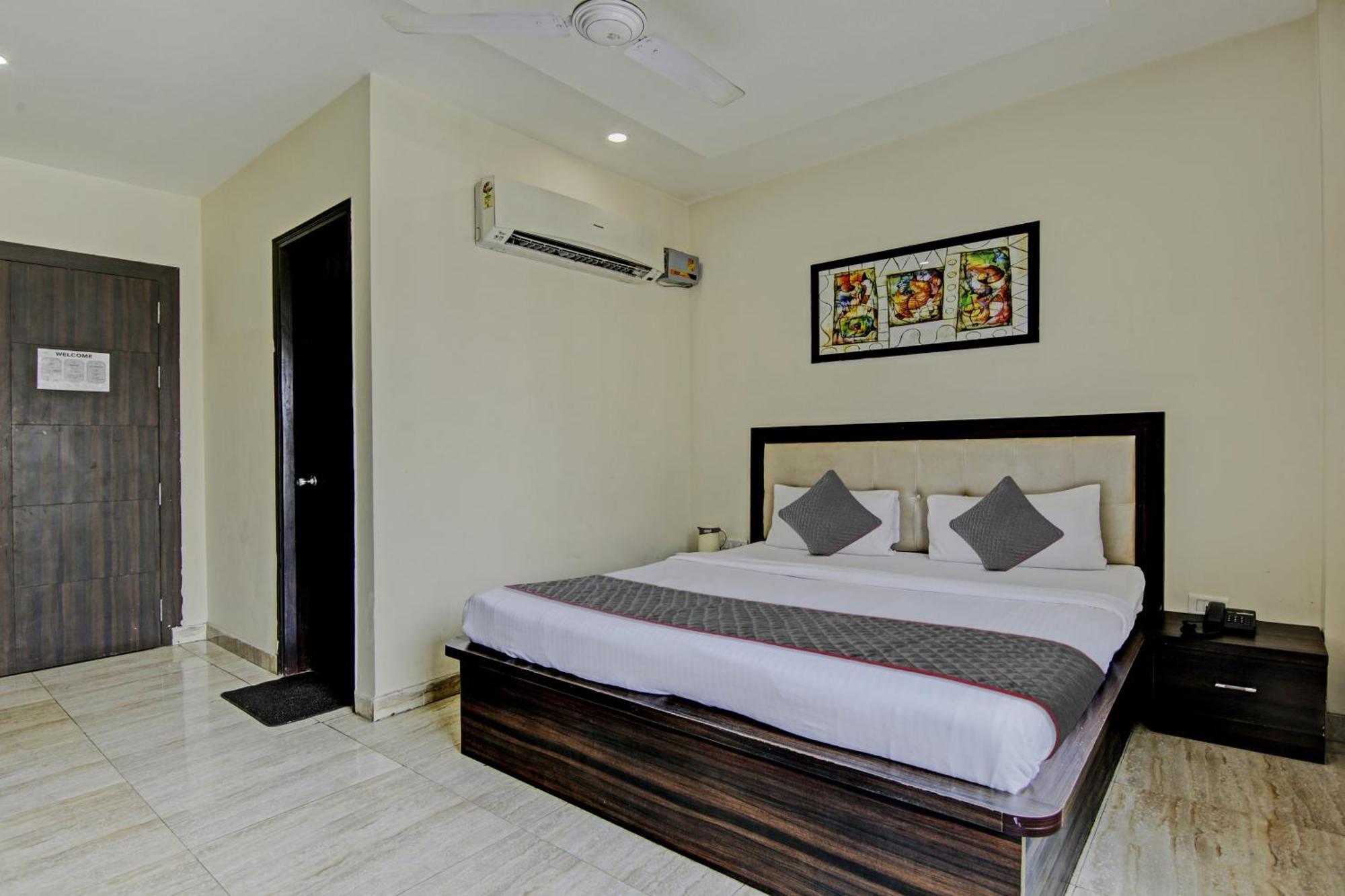 Townhouse Grand Inn Ghaziabad Exterior foto
